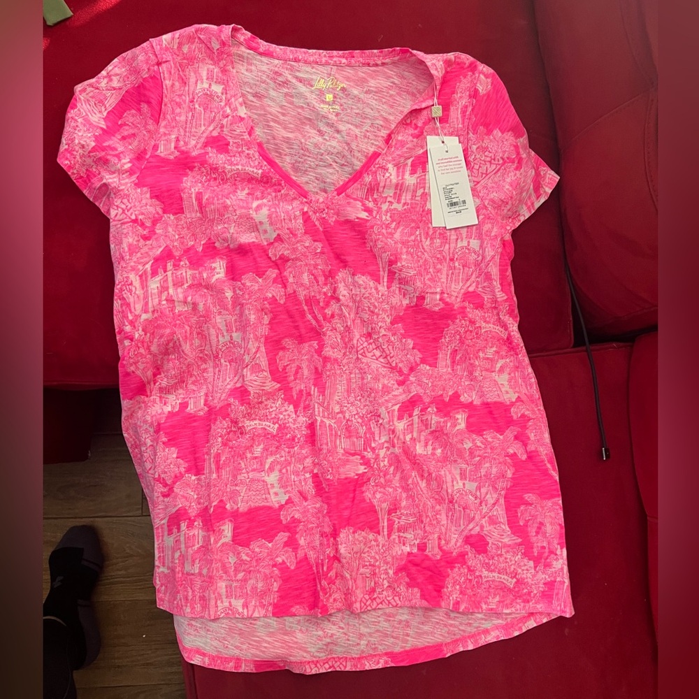 Lilly Pulitzer Etta Large Pink V-Neck Tee